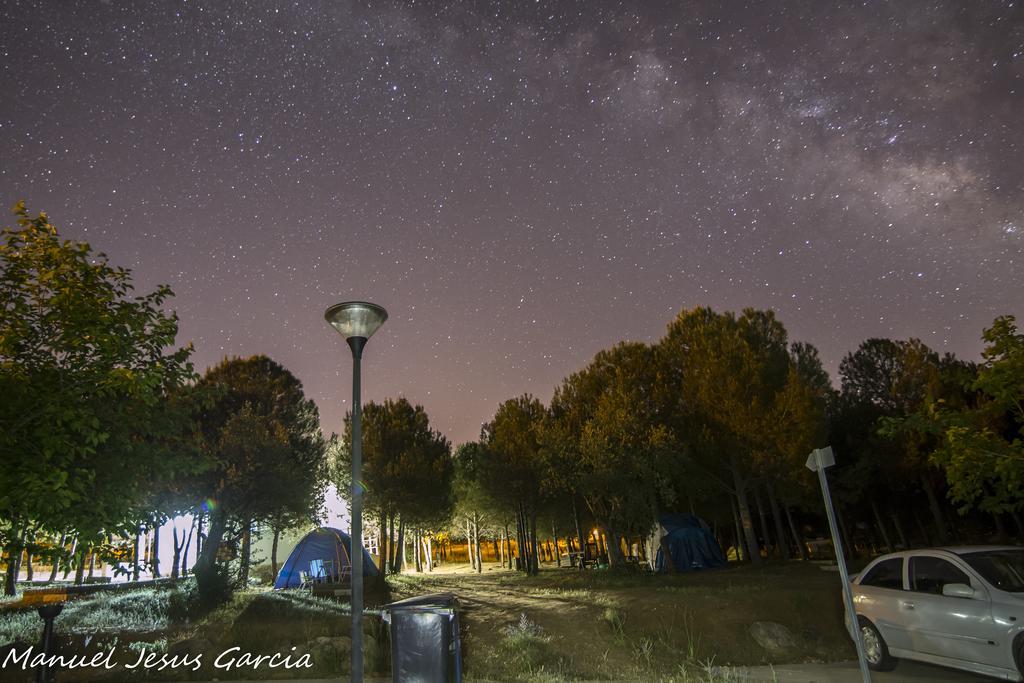 Camping Valdearenas Існахар Екстер'єр фото